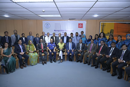 শ্রীলঙ্কার ব্যাংক কর্মকর্তাদের সম্মাননা দিল বাংলাদেশ ব্যাংক