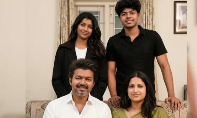 বিজয়ের সিংহাসন আরোহণে ‘নিখোঁজ’ পরিবার!
