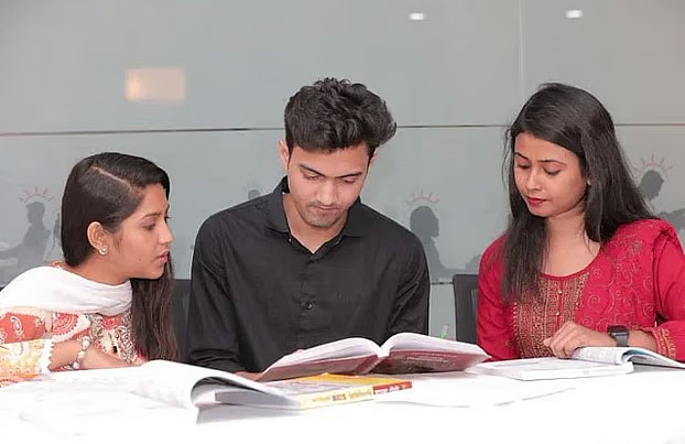 ইস্টার্ন ব্যাংকে চাকরি, বেতন ৩৬,০০০ টাকা