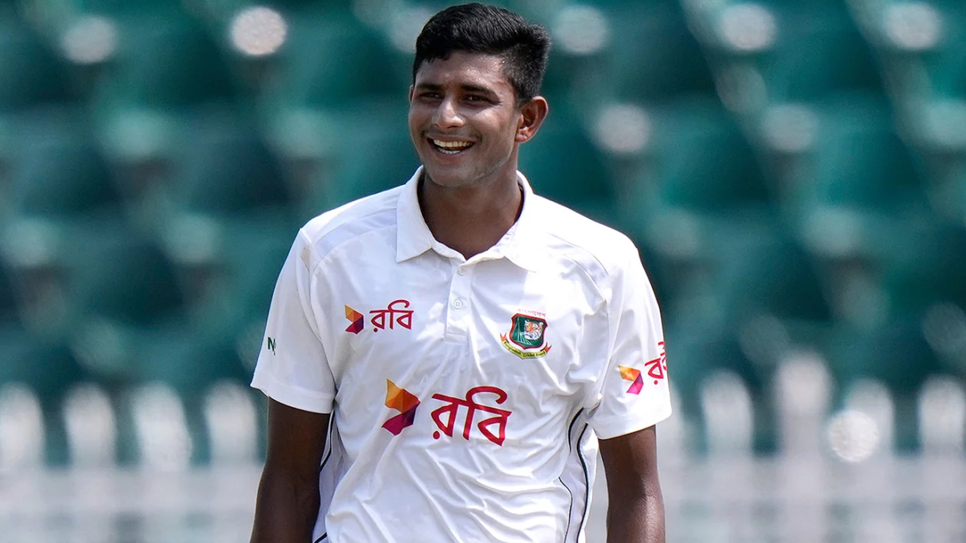 বোলিংয়ে এসেই উইকেট নিলেন নাহিদ রানা
