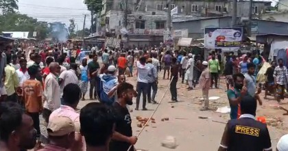 সরাইলে তৃতীয় দিনের মতো সংঘর্ষে আহত ৩০, ভাঙচুর-লুটপাটের অভিযোগ
